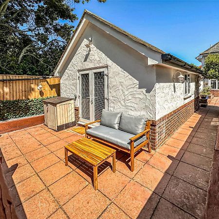 The Annex - Unparalleled Beach Front Luxury Accommodation - Private South West Facing Patio Area - Pet Friendly - Sky - Netflix - Super Fast Wi-Fi - Stones Throw To The Beach Bournemouth Exterior foto