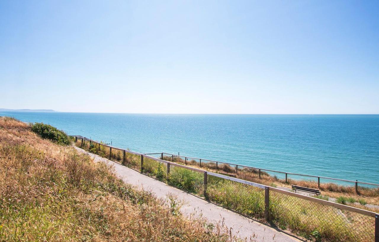 The Annex - Unparalleled Beach Front Luxury Accommodation - Private South West Facing Patio Area - Pet Friendly - Sky - Netflix - Super Fast Wi-Fi - Stones Throw To The Beach Bournemouth Exterior foto