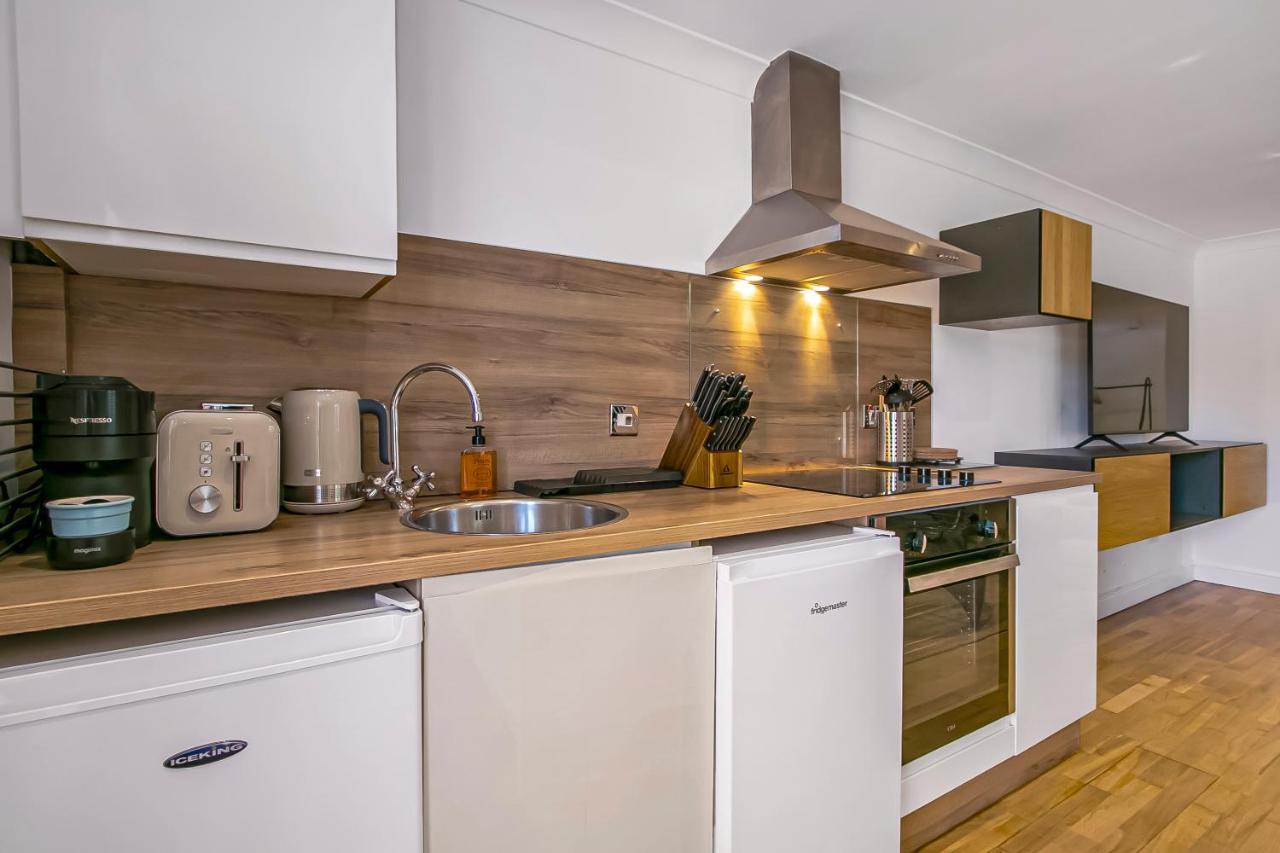 The Annex - Unparalleled Beach Front Luxury Accommodation - Private South West Facing Patio Area - Pet Friendly - Sky - Netflix - Super Fast Wi-Fi - Stones Throw To The Beach Bournemouth Exterior foto