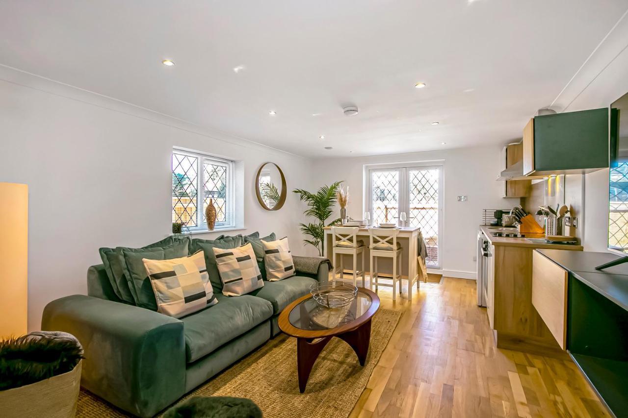 The Annex - Unparalleled Beach Front Luxury Accommodation - Private South West Facing Patio Area - Pet Friendly - Sky - Netflix - Super Fast Wi-Fi - Stones Throw To The Beach Bournemouth Exterior foto