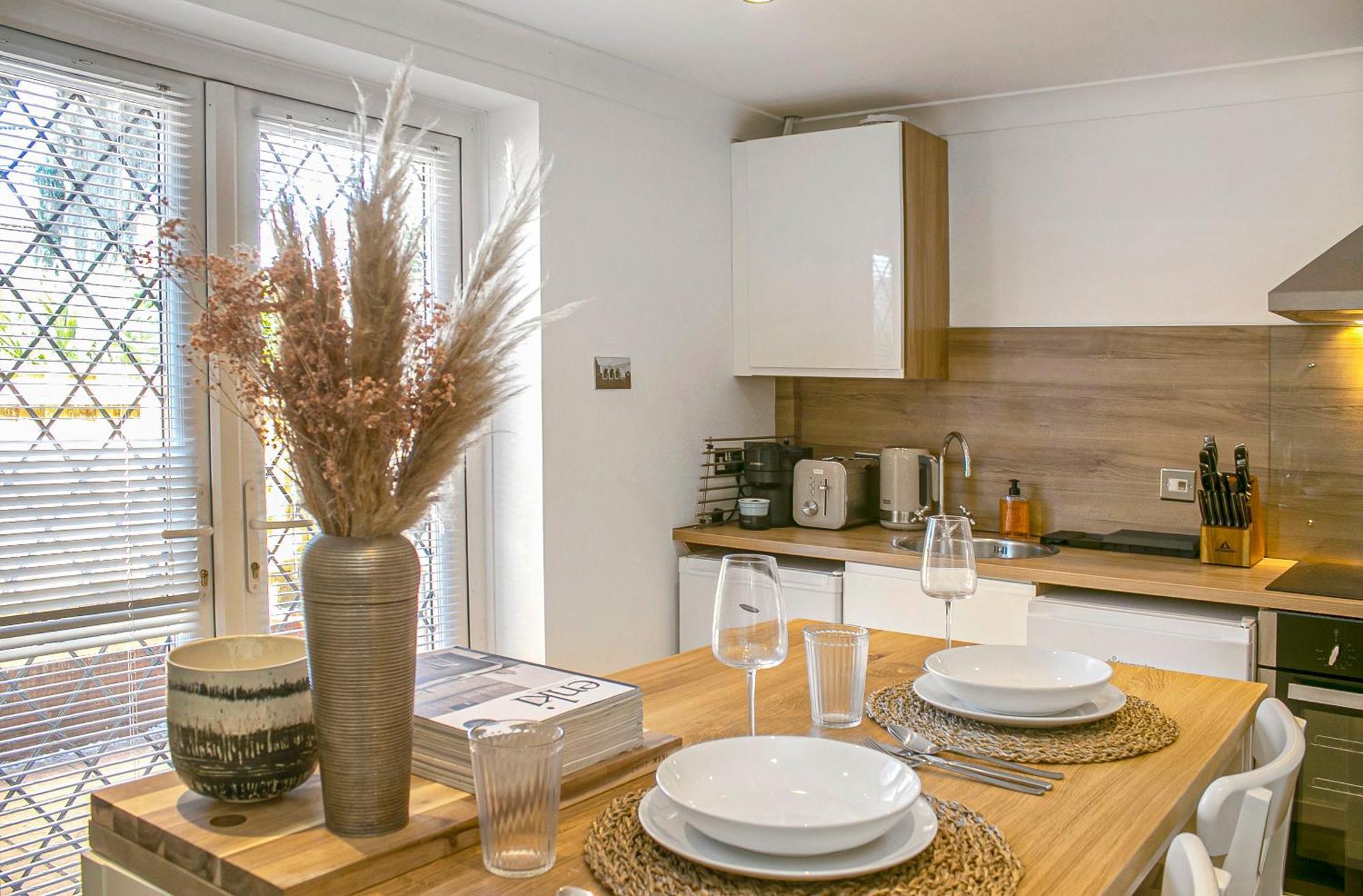 The Annex - Unparalleled Beach Front Luxury Accommodation - Private South West Facing Patio Area - Pet Friendly - Sky - Netflix - Super Fast Wi-Fi - Stones Throw To The Beach Bournemouth Exterior foto